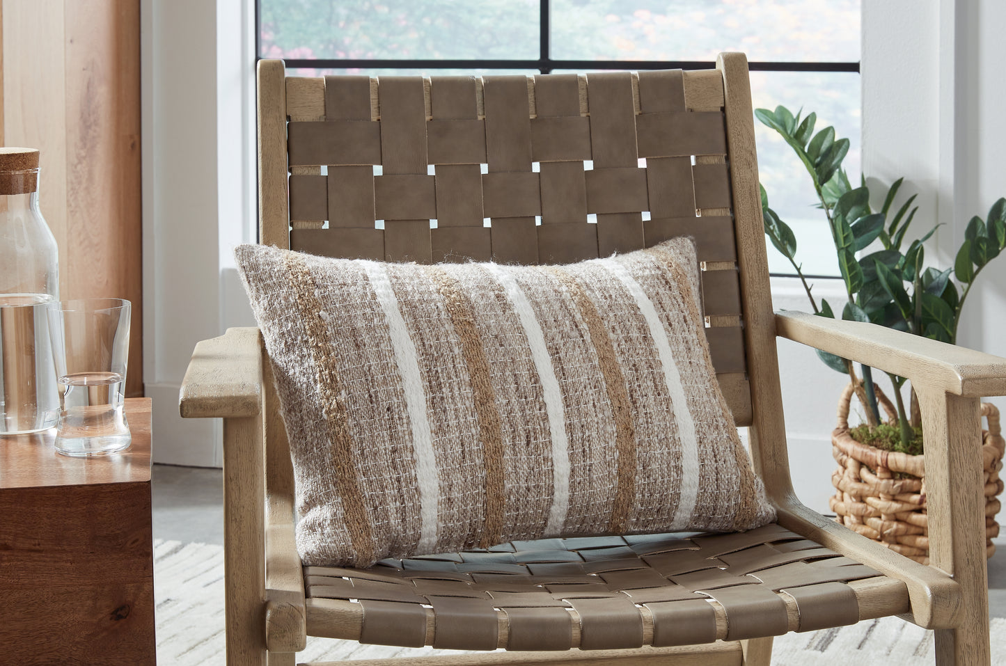 Ocala Furniture Outlet - Ashley Furniture - Benish Pillows - Pillow (4/CS) / Tan/Brown/White - A1001047