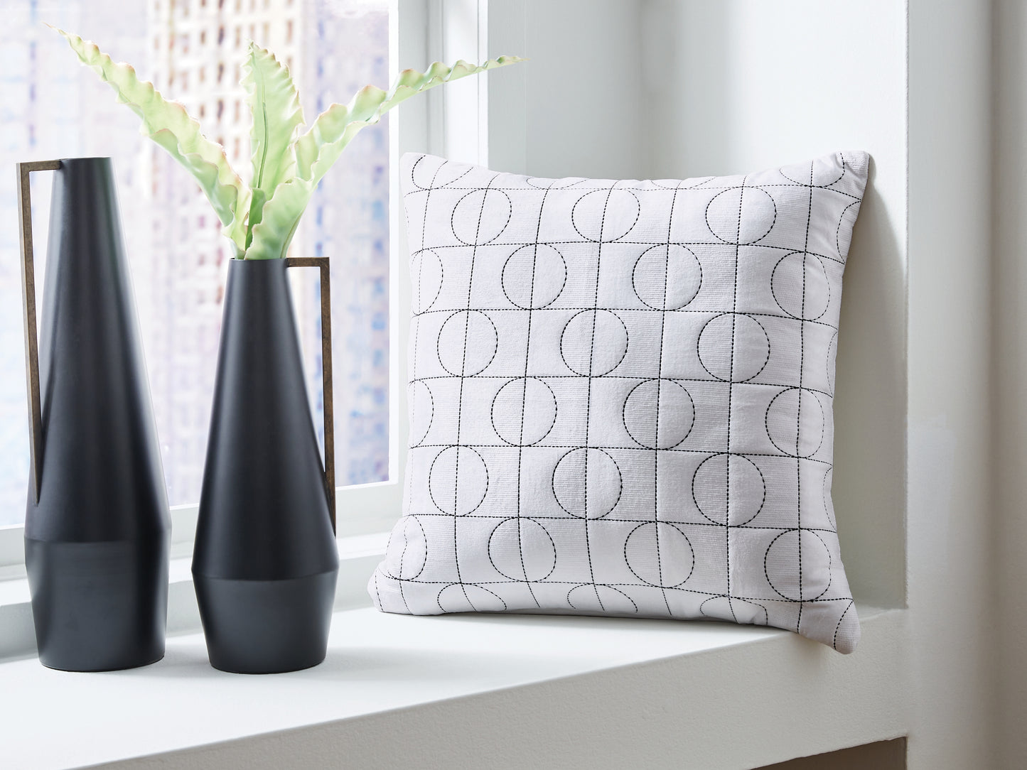 Ocala Furniture Outlet - Ashley Furniture - Kydner Pillows - Pillow (4/CS) / White/Black - A1001107