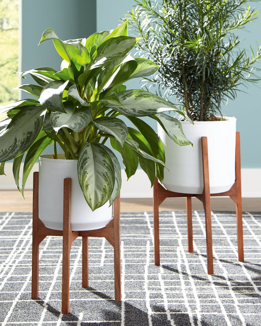 Ocala Furniture Outlet - Ashley Furniture - Dorcey Planter (Set of 2) - Planter Set (Set of 2) / White/Brown - A2000427