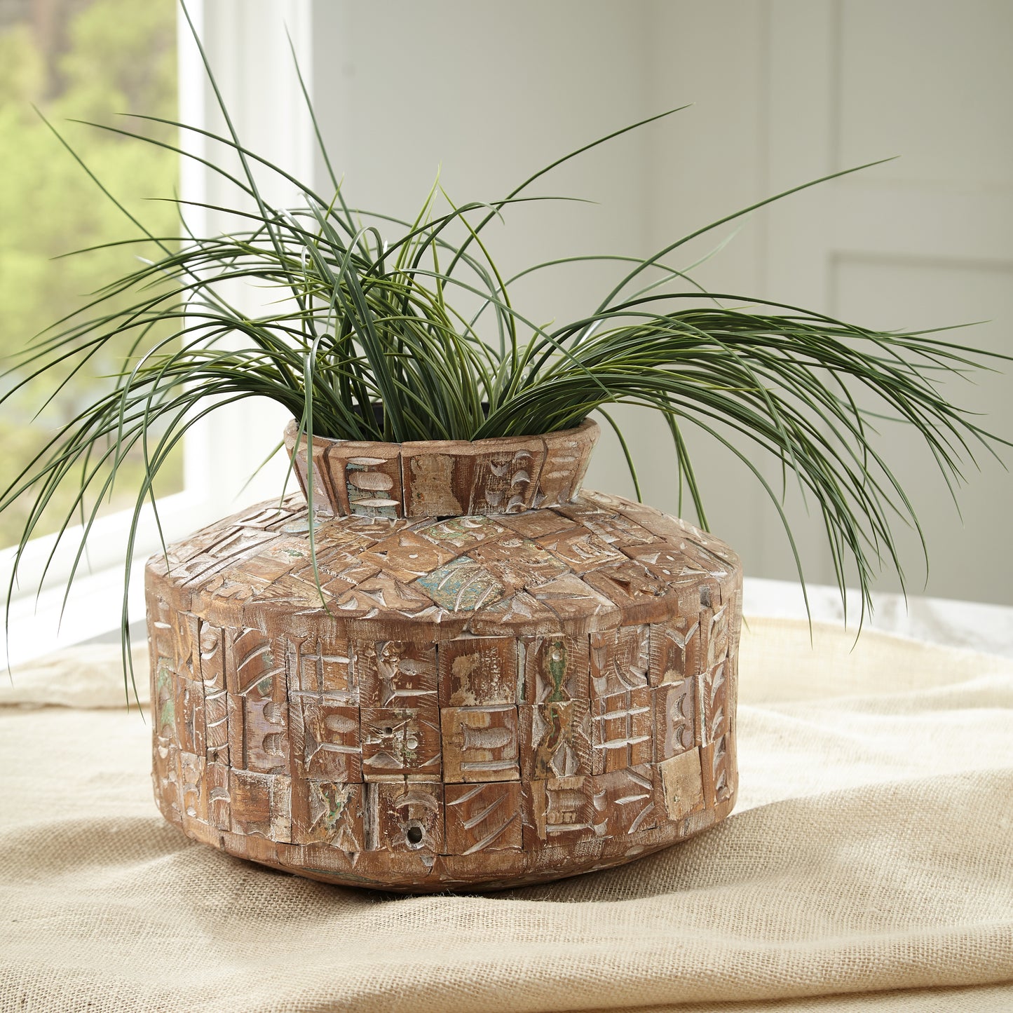 Ocala Furniture Outlet - Ashley Furniture - Meltland Vase - Vase / Natural/Black - A2000557