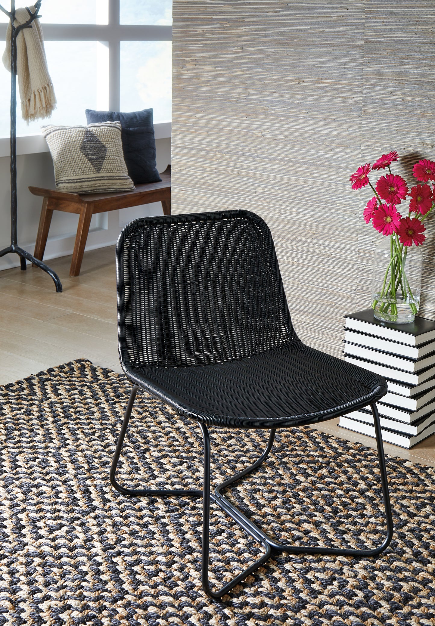 Ocala Furniture Outlet - Ashley Furniture - Daviston Accent Chair - Accent Chair / Black - A3000614