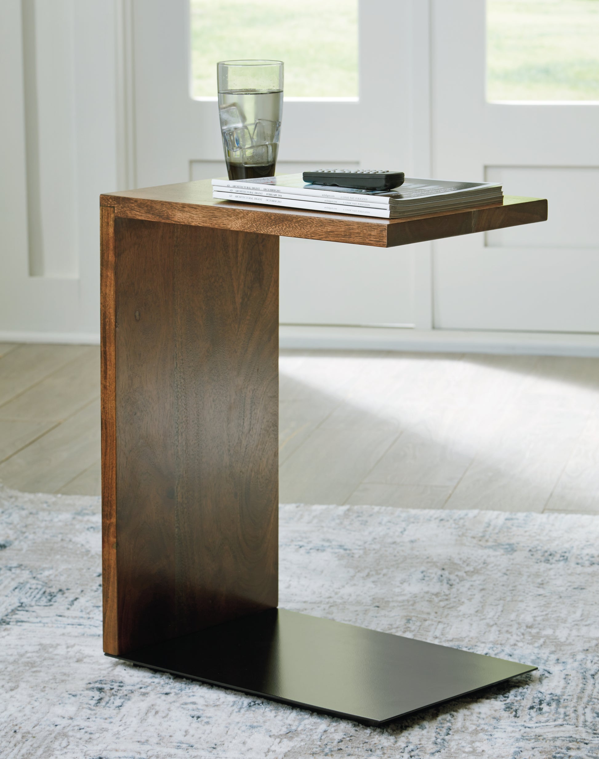 Ocala Furniture Outlet - Ashley Furniture - Wimshaw Accent Table - Accent Table / Brown/Black - A4000618