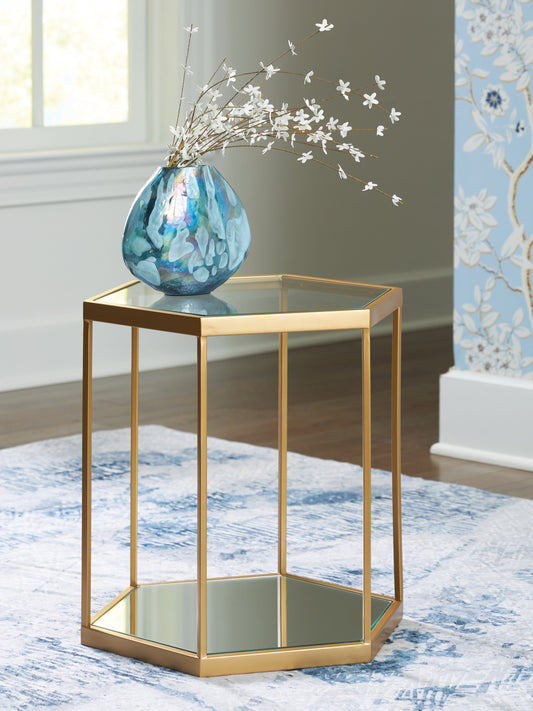 Ocala Furniture Outlet - Ashley Furniture - Veerwick Accent Coffee Table - Accent Cocktail Table / Gold Finish - A4000661