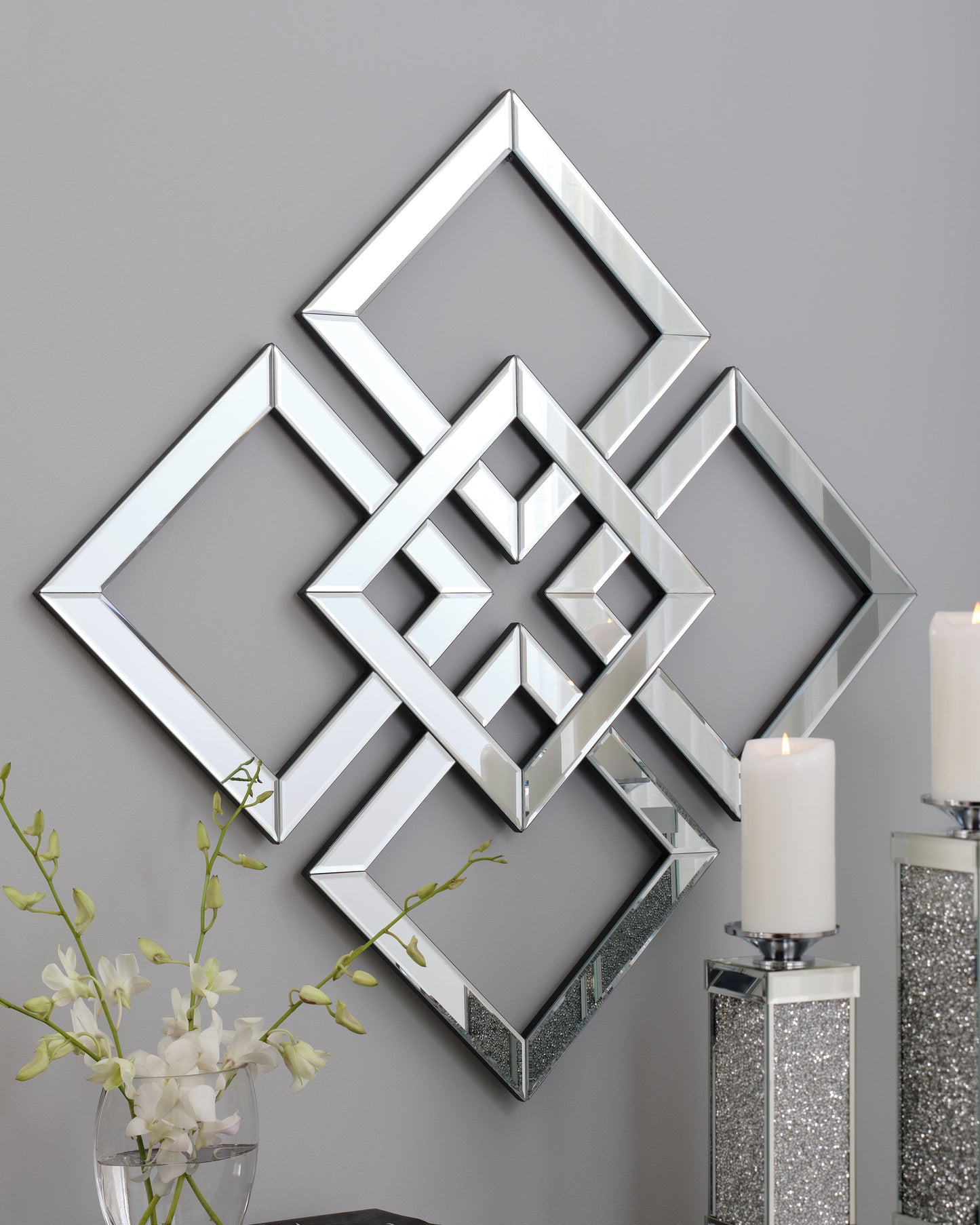 Ocala Furniture Outlet - Ashley Furniture - Quinnley Mirror - Accent Mirror / Mirror - A8010207