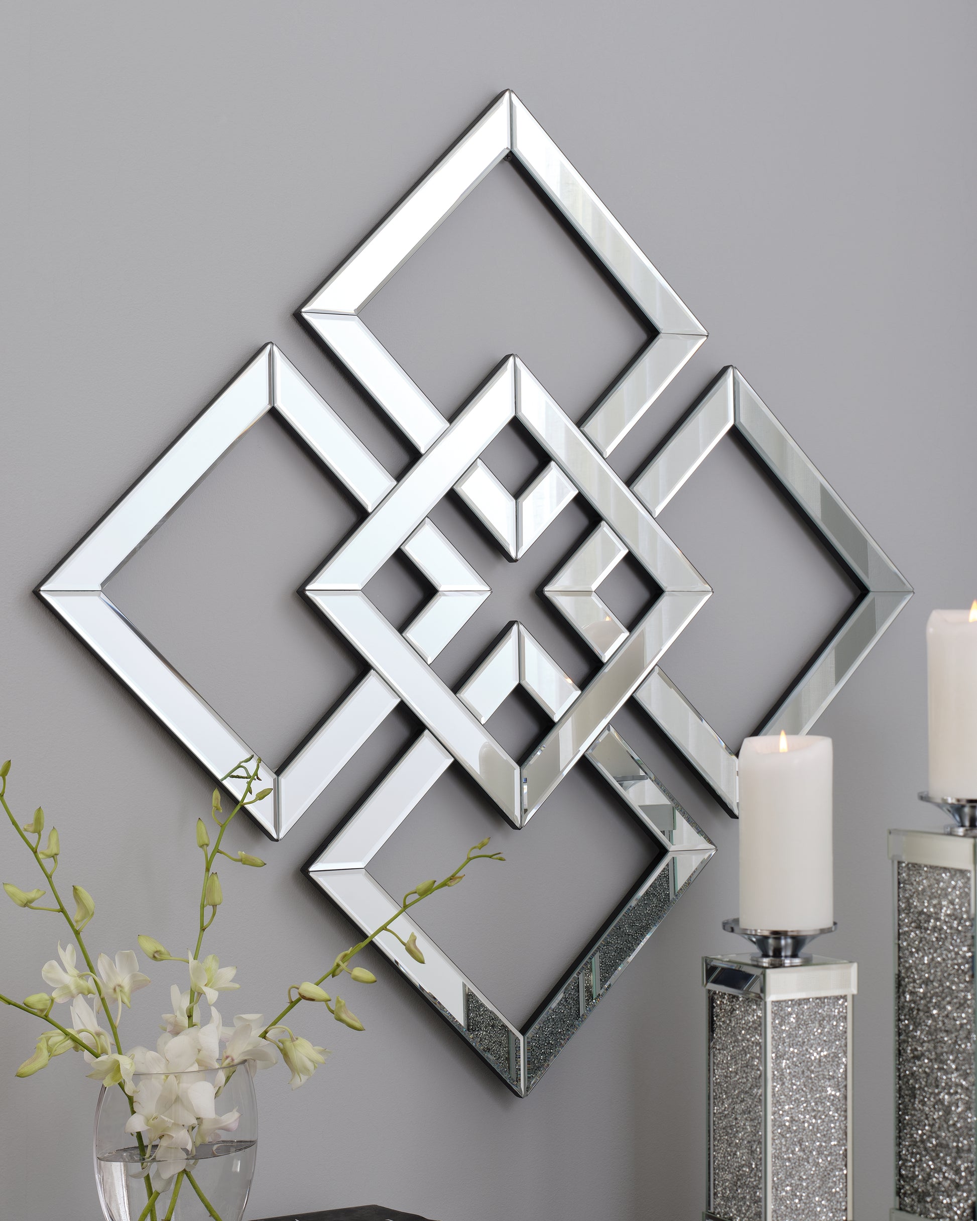 Ocala Furniture Outlet - Ashley Furniture - Quinnley Mirror - Accent Mirror / Mirror - A8010207