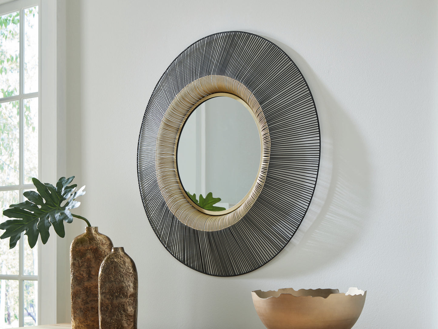 Ocala Furniture Outlet - Ashley Furniture - Dallmen Mirror - Accent Mirror / Black/Gold Finish - A8010407