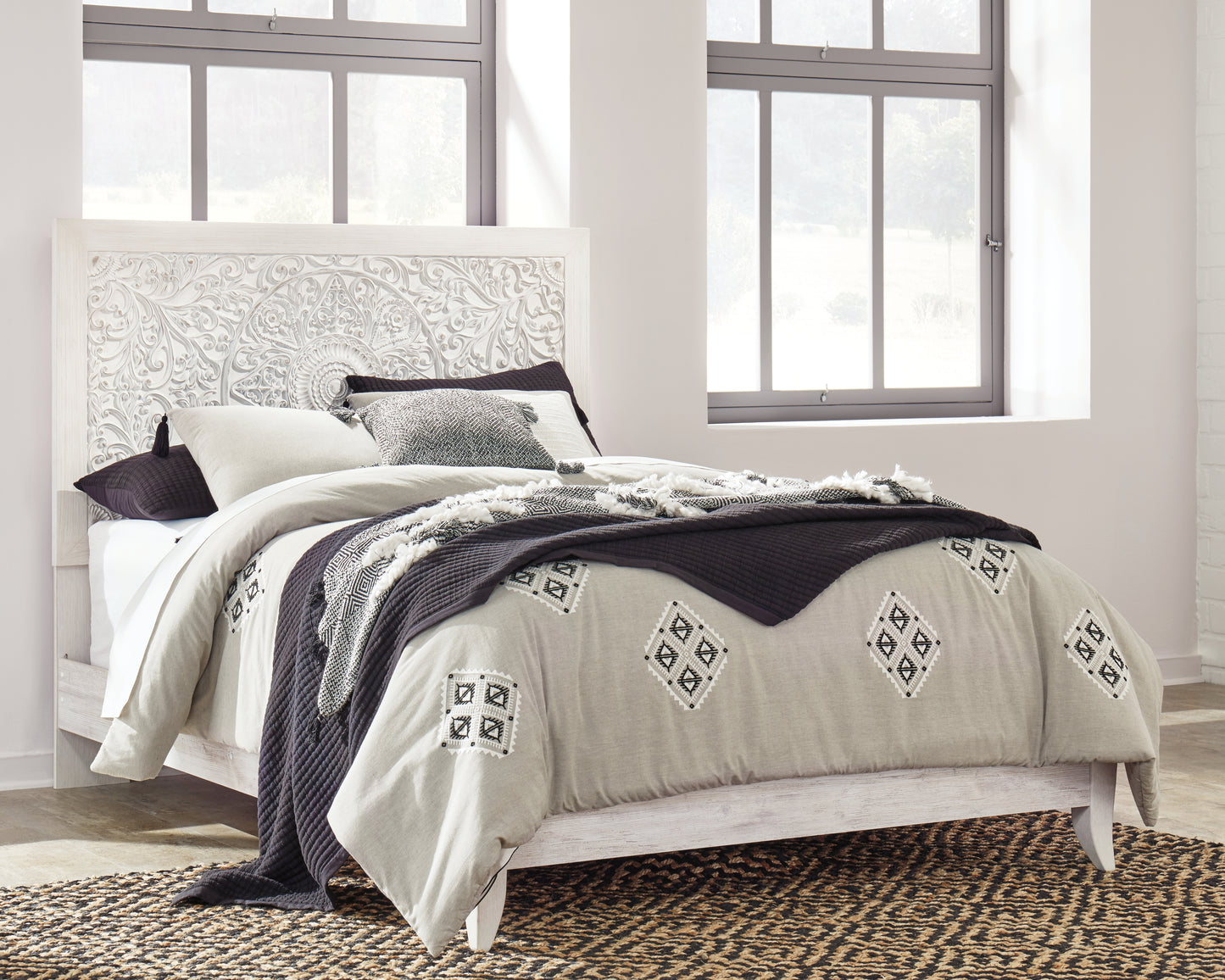 Ocala Furniture Outlet - Ashley Furniture - Paxberry Bedroom - Queen Panel Bed / Whitewash - B181B6