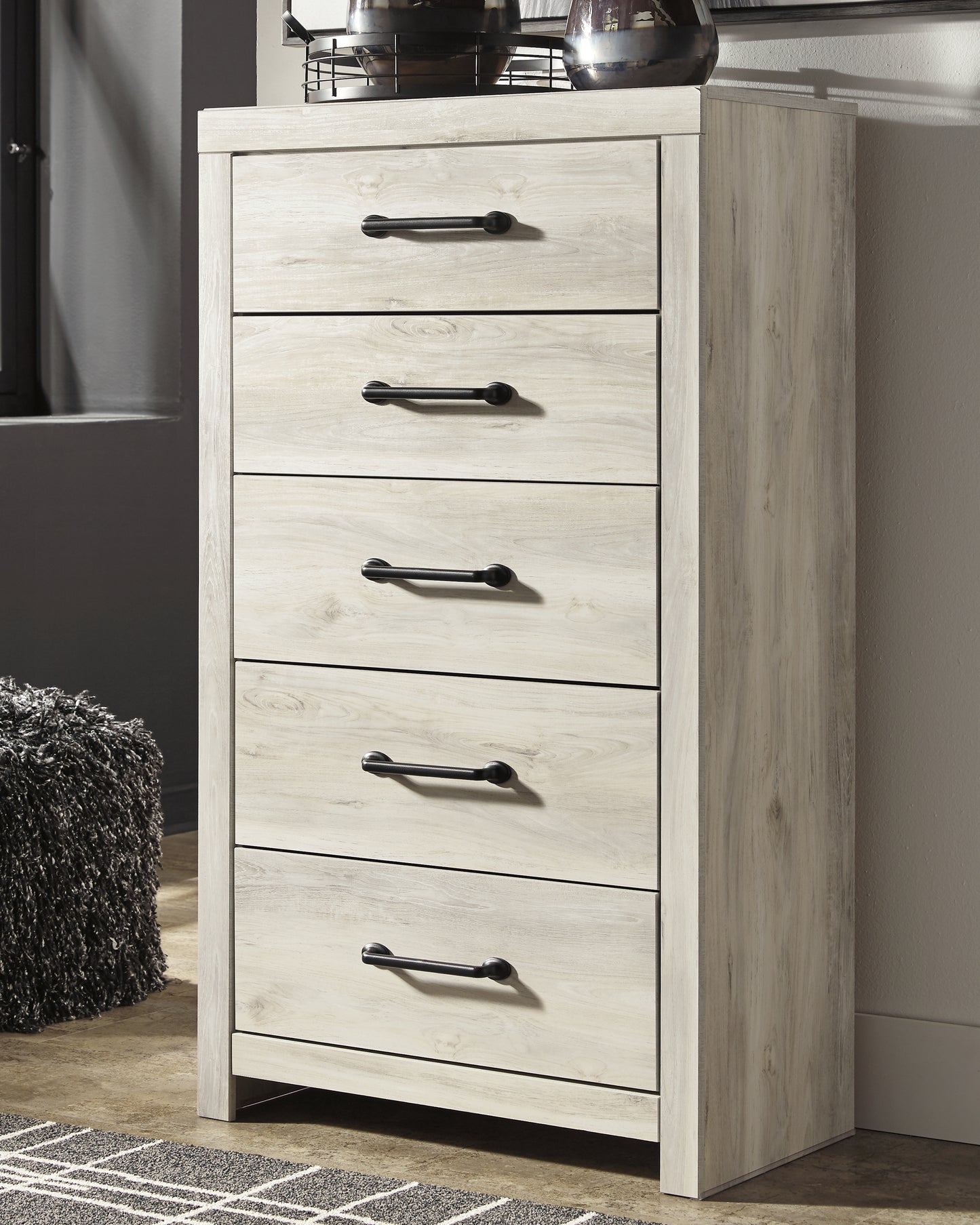 Ocala Furniture Outlet - Ashley Furniture - Cambeck Bedroom - Five Drawer Chest / Whitewash - B192-46
