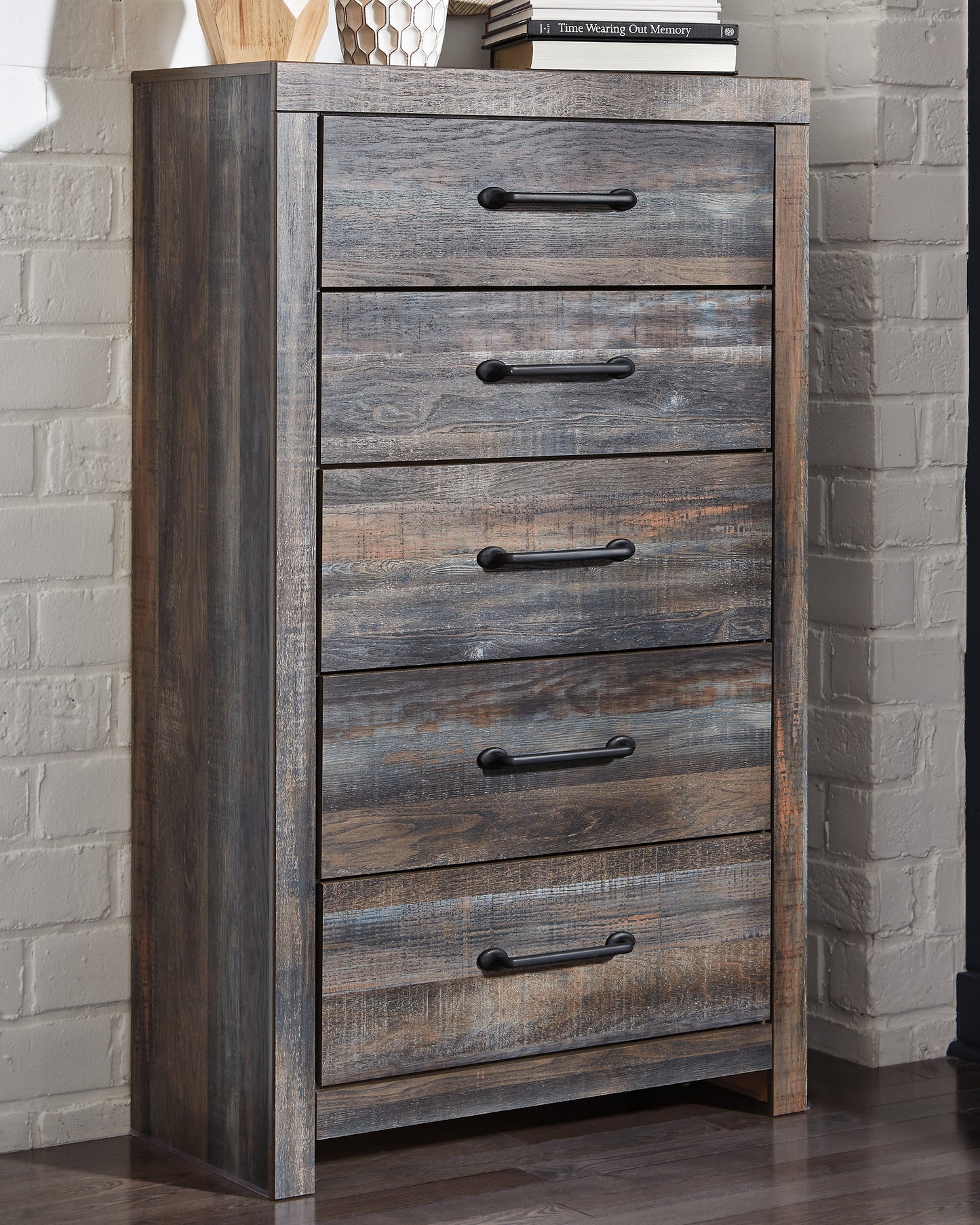 Ocala Furniture Outlet - Ashley Furniture - Drystan Bedroom - Five Drawer Chest / Multi - B211-46
