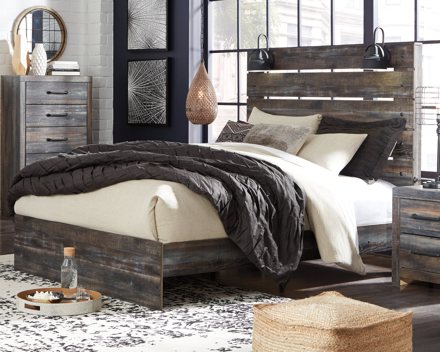Ocala Furniture Outlet - Ashley Furniture - Drystan Bedroom - Queen Panel Bed / Multi - B211B4