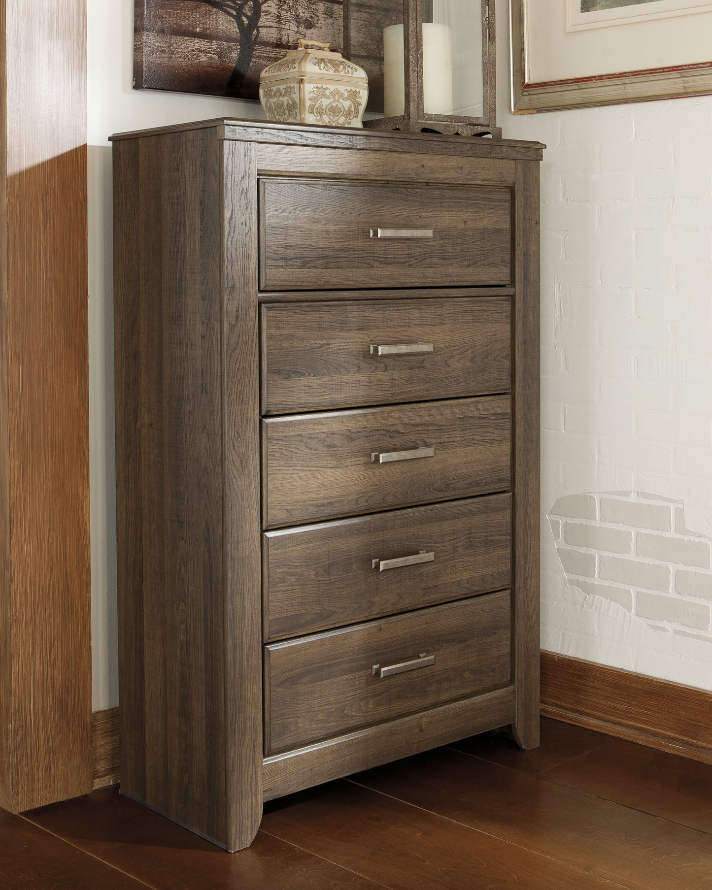 Ocala Furniture Outlet - Ashley Furniture - Juararo Bedroom - Five Drawer Chest / Dark Brown - B251-46