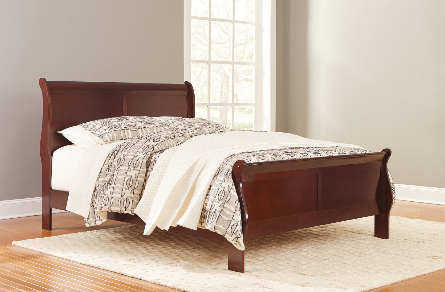 Ocala Furniture Outlet - Ashley Furniture - Alisdair Bedroom - Queen Sleigh Bed / Reddish Brown - B376B2