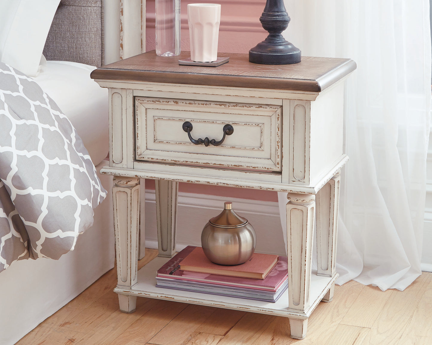 Ocala Furniture Outlet - Ashley Furniture - Realyn Bedroom - One Drawer Night Stand / Chipped White - B743-91