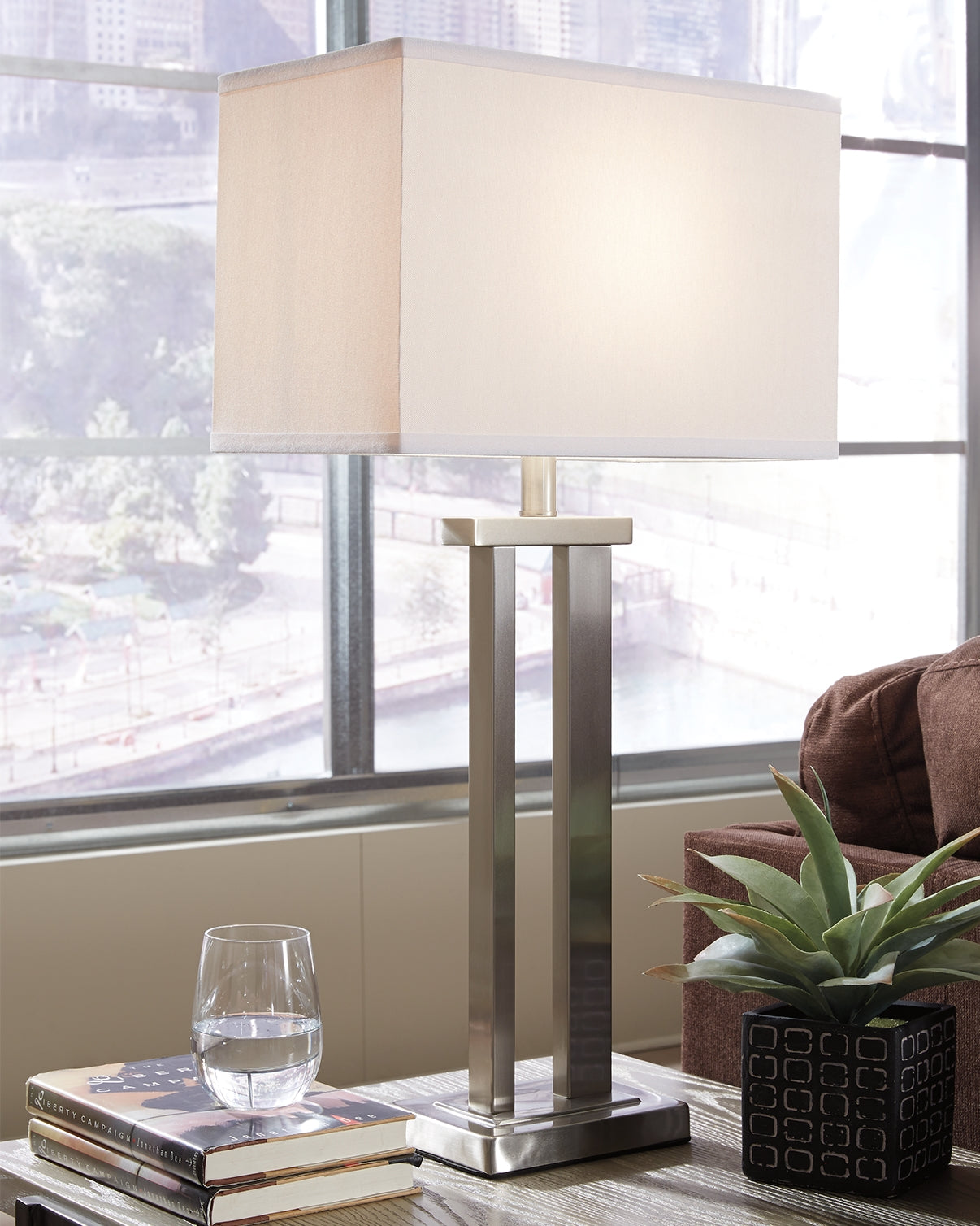 Ocala Furniture Outlet - Ashley Furniture - Aniela Lighting - Metal Table Lamp (Set of 2) / Bronze Finish - L204074