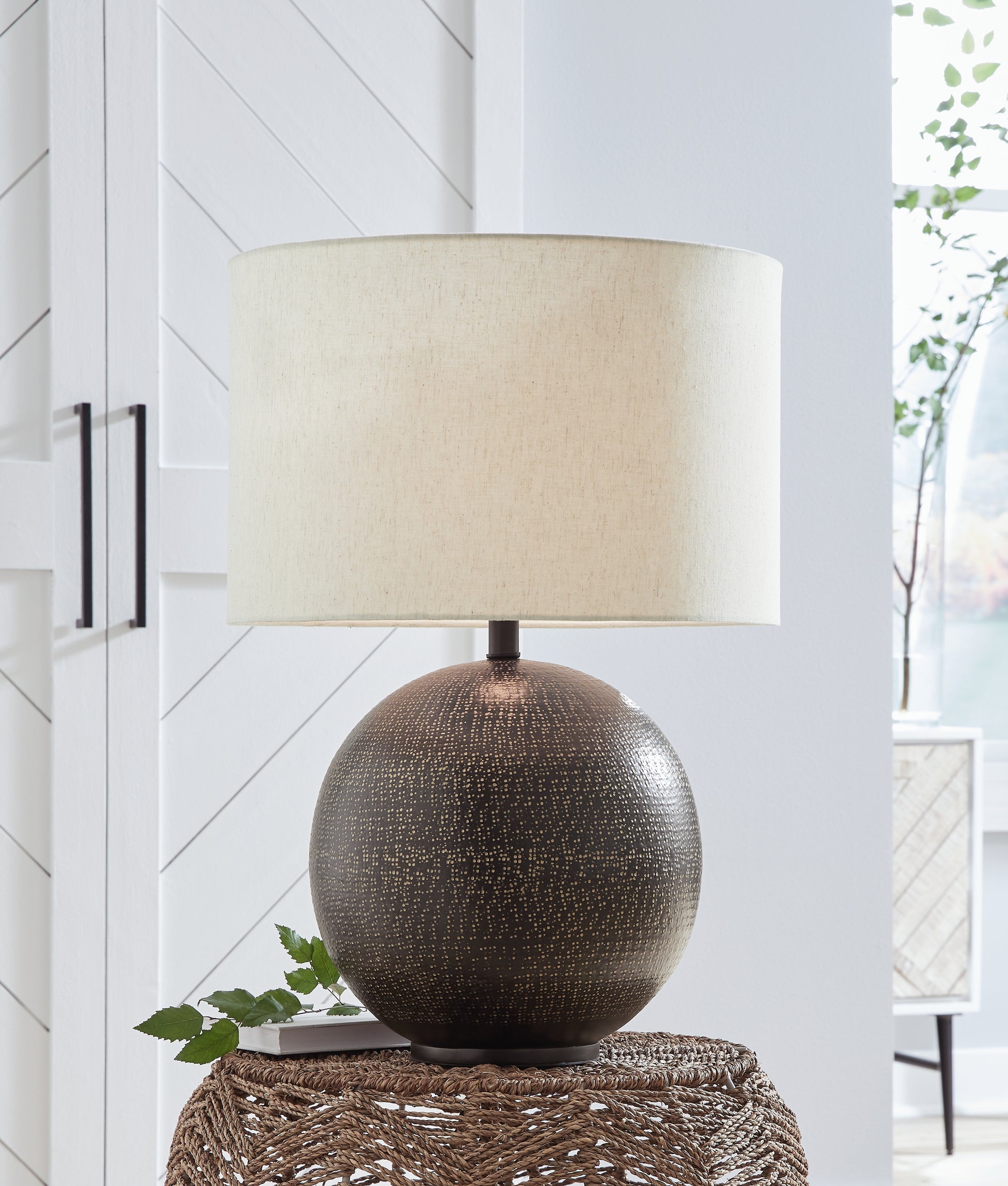 Ocala Furniture Outlet - Ashley Furniture - Hambell Lighting - Table Lamp (Set of 2) / Black/Gold Finish - L207434X2