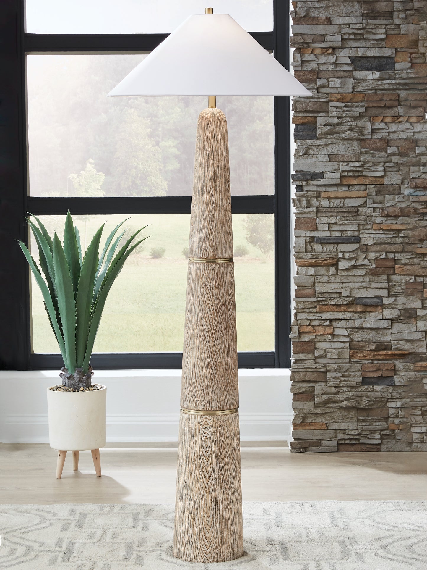Ocala Furniture Outlet - Ashley Furniture - Gasparleigh Lighting - Poly Floor Lamp (1/CN) / Brown/Gold Finish - L235811
