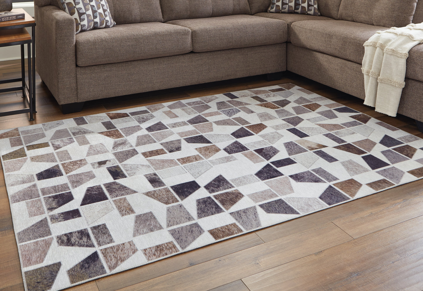 Ocala Furniture Outlet - Ashley Furniture - Jettner Rug - 7'10" x 10' Rug / Multi - R405781
