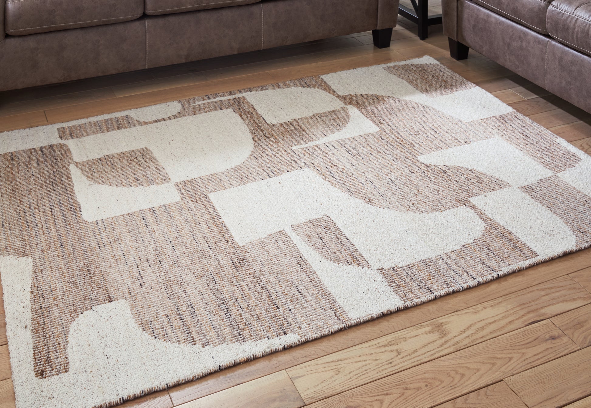 Ocala Furniture Outlet - Ashley Furniture - Brynnfield Rug - 5' x 7' Rug / Beige/Brown - R406372