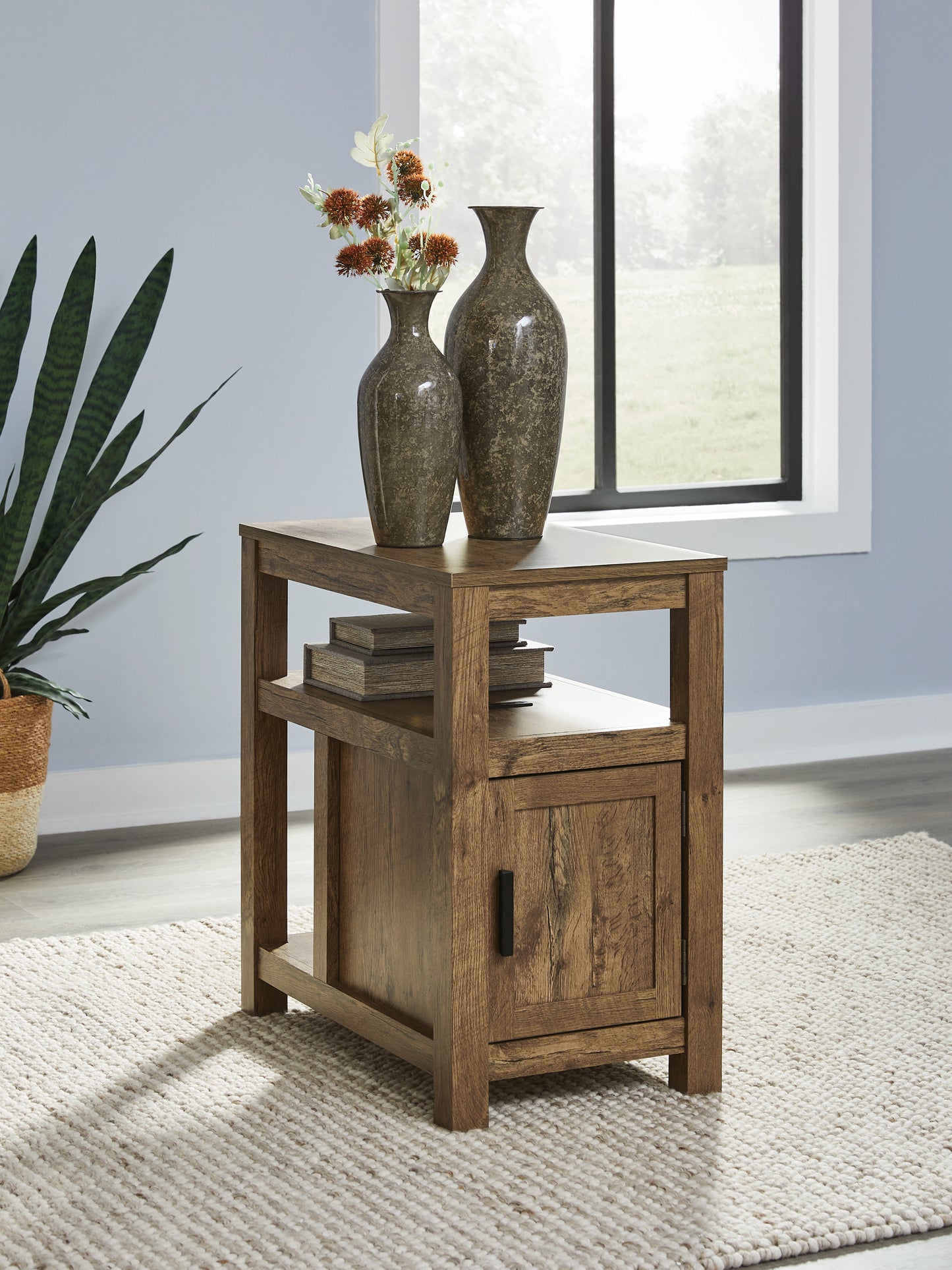 Ocala Furniture Outlet - Ashley Furniture - Fendenmore Chairside End Table - Chair Side End Table / Brown - T190-117