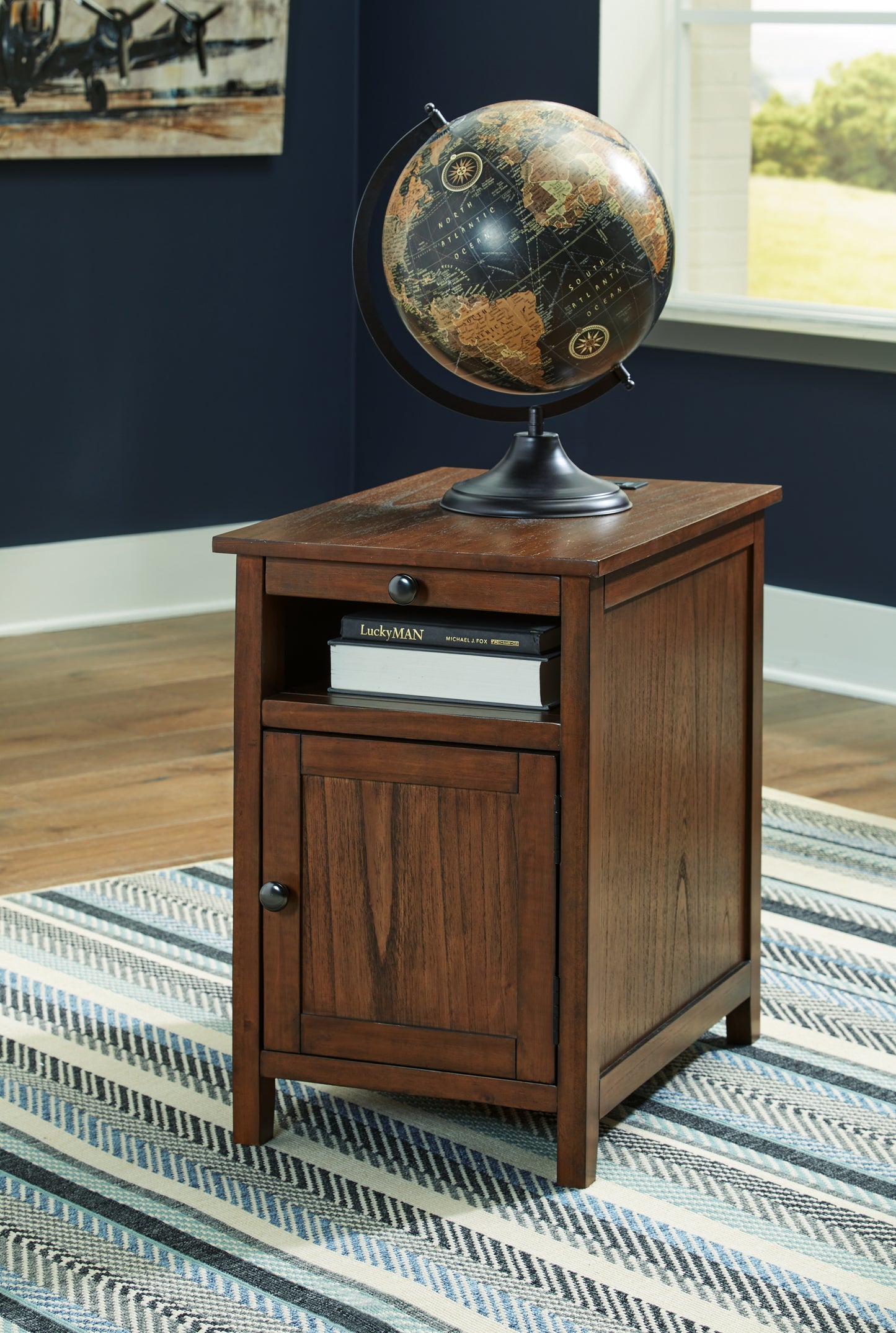 Ocala Furniture Outlet - Ashley Furniture - Treytown Chairside End Table - Chair Side End Table / Brown - T300-117