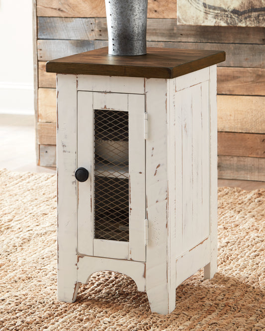 Ocala Furniture Outlet - Ashley Furniture - Wystfield Chairside End Table - Chair Side End Table / White/Brown - T459-7