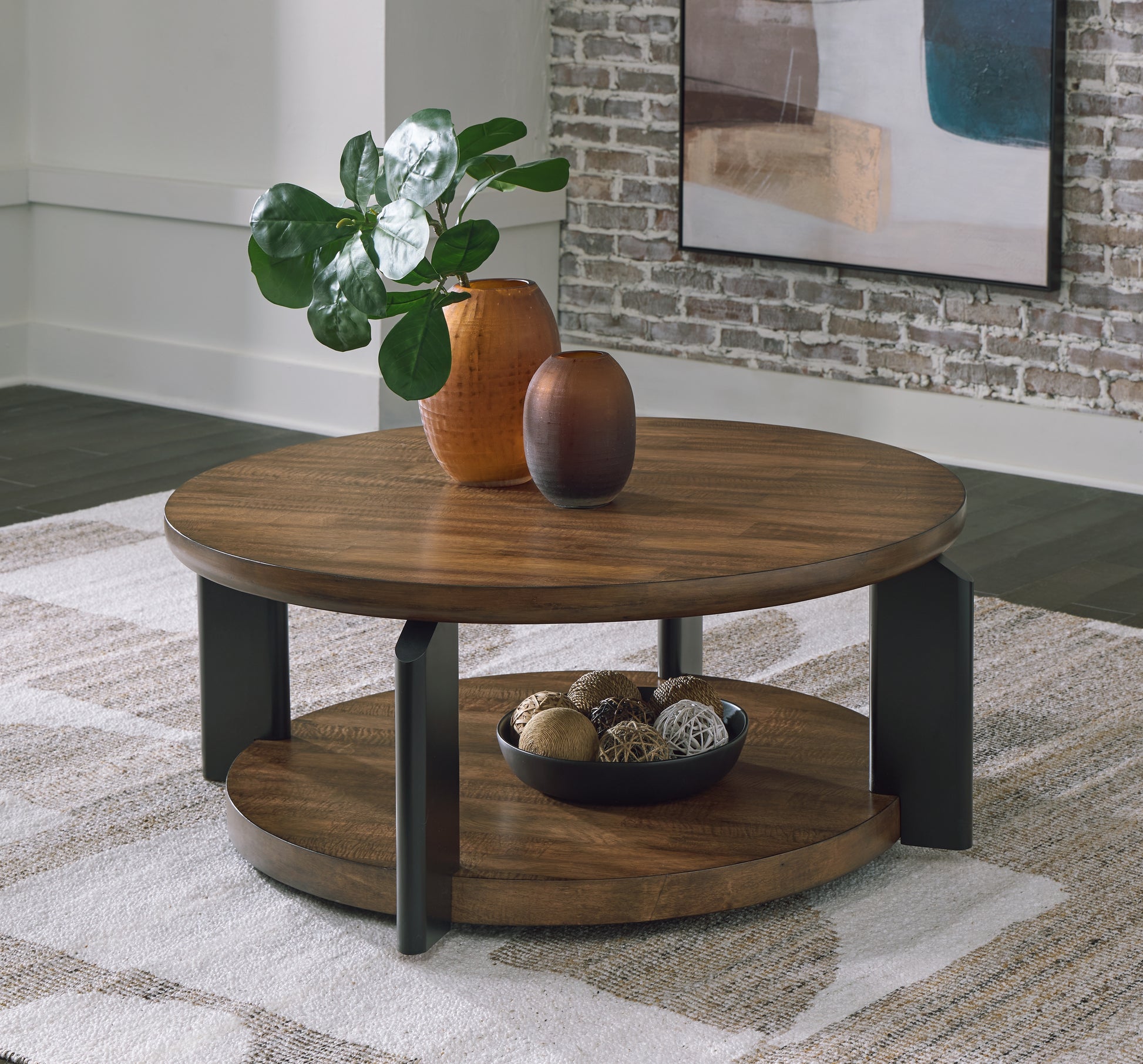 Ocala Furniture Outlet - Ashley Furniture - Kraeburn Coffee Table - Round Cocktail Table / Brown/Black - T624-8