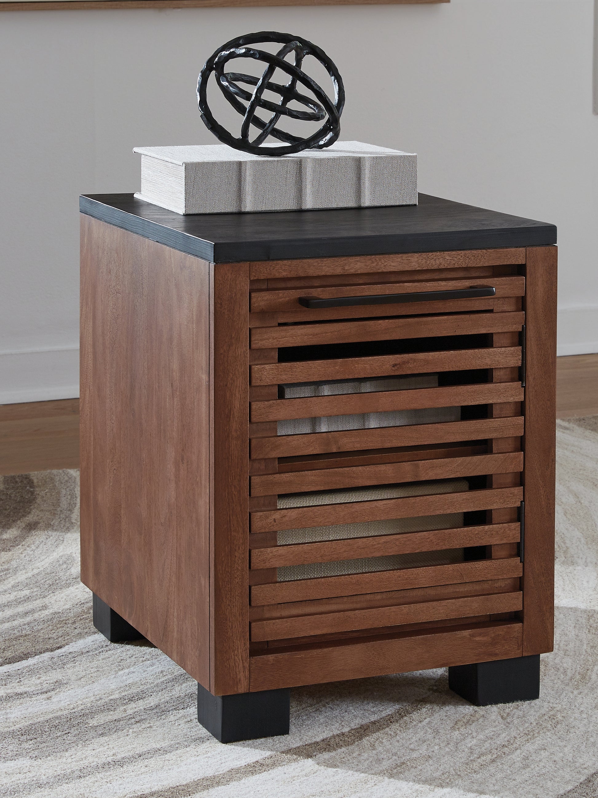 Ocala Furniture Outlet - Ashley Furniture - Kallari Chairside End Table - Chair Side End Table / Warm Brown/Black - T737-7