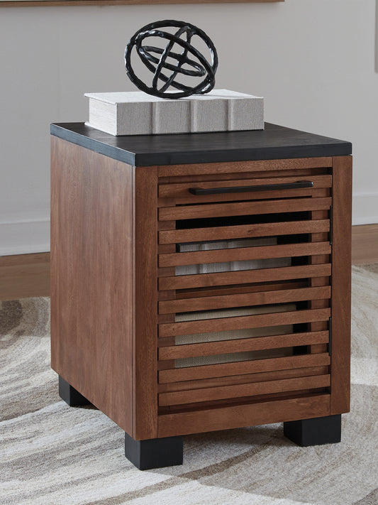 Ocala Furniture Outlet - Ashley Furniture - Kallari Chairside End Table - Chair Side End Table / Warm Brown/Black - T737-7