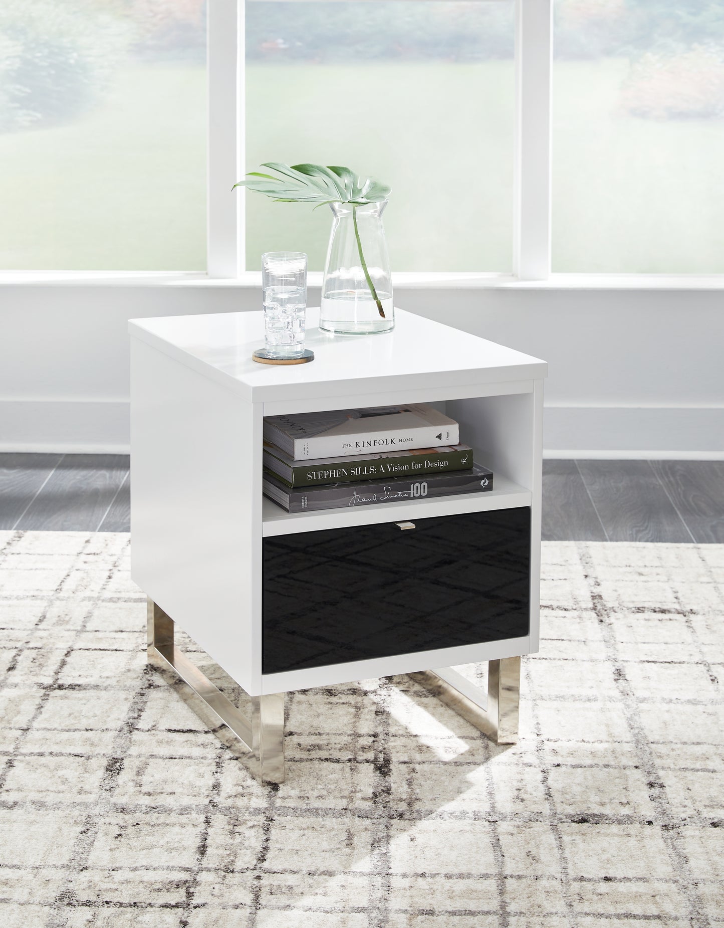 Ocala Furniture Outlet - Ashley Furniture - Gardoni Chairside End Table - Chair Side End Table / White/Black - T756-7