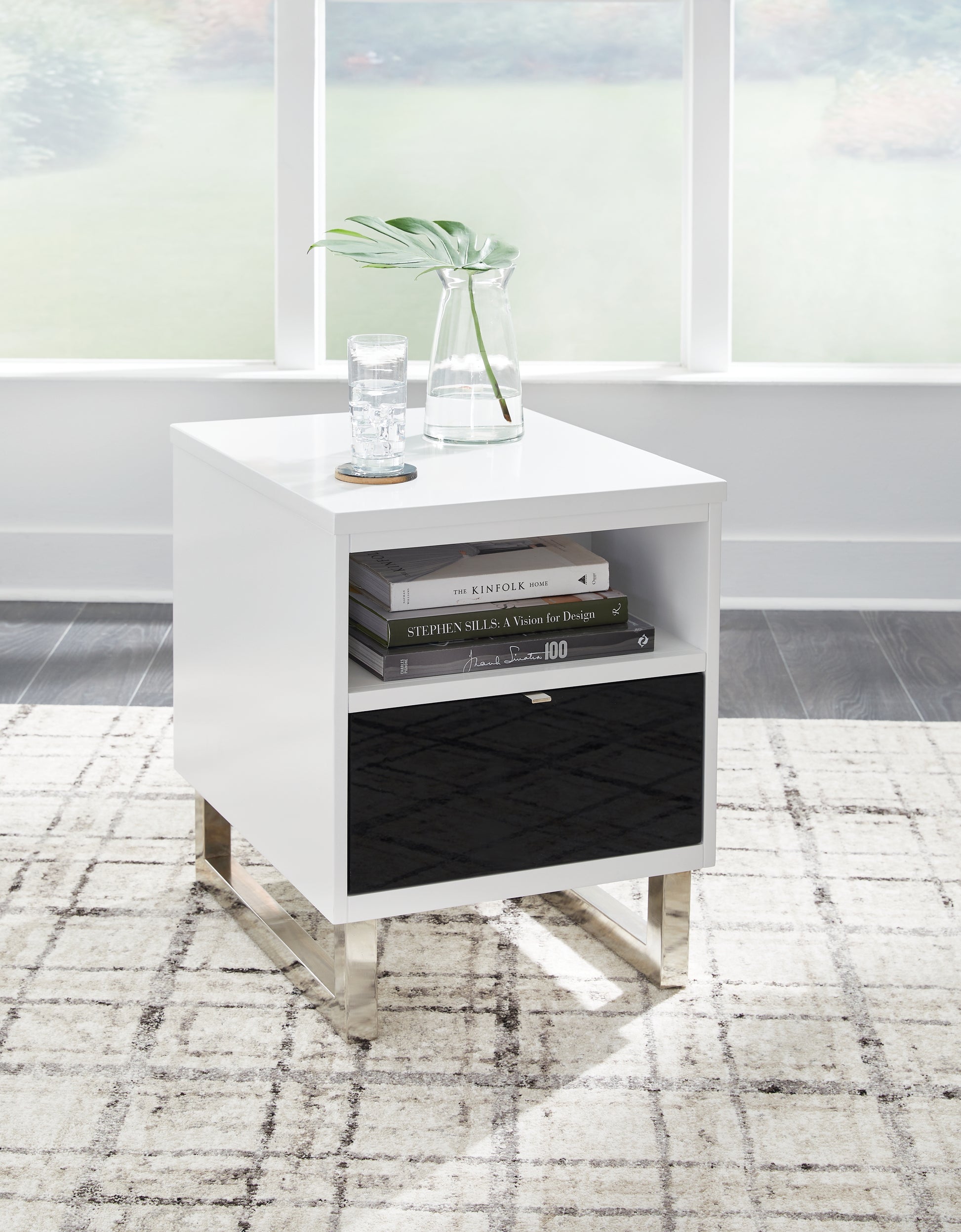 Ocala Furniture Outlet - Ashley Furniture - Gardoni Chairside End Table - Chair Side End Table / White/Black - T756-7