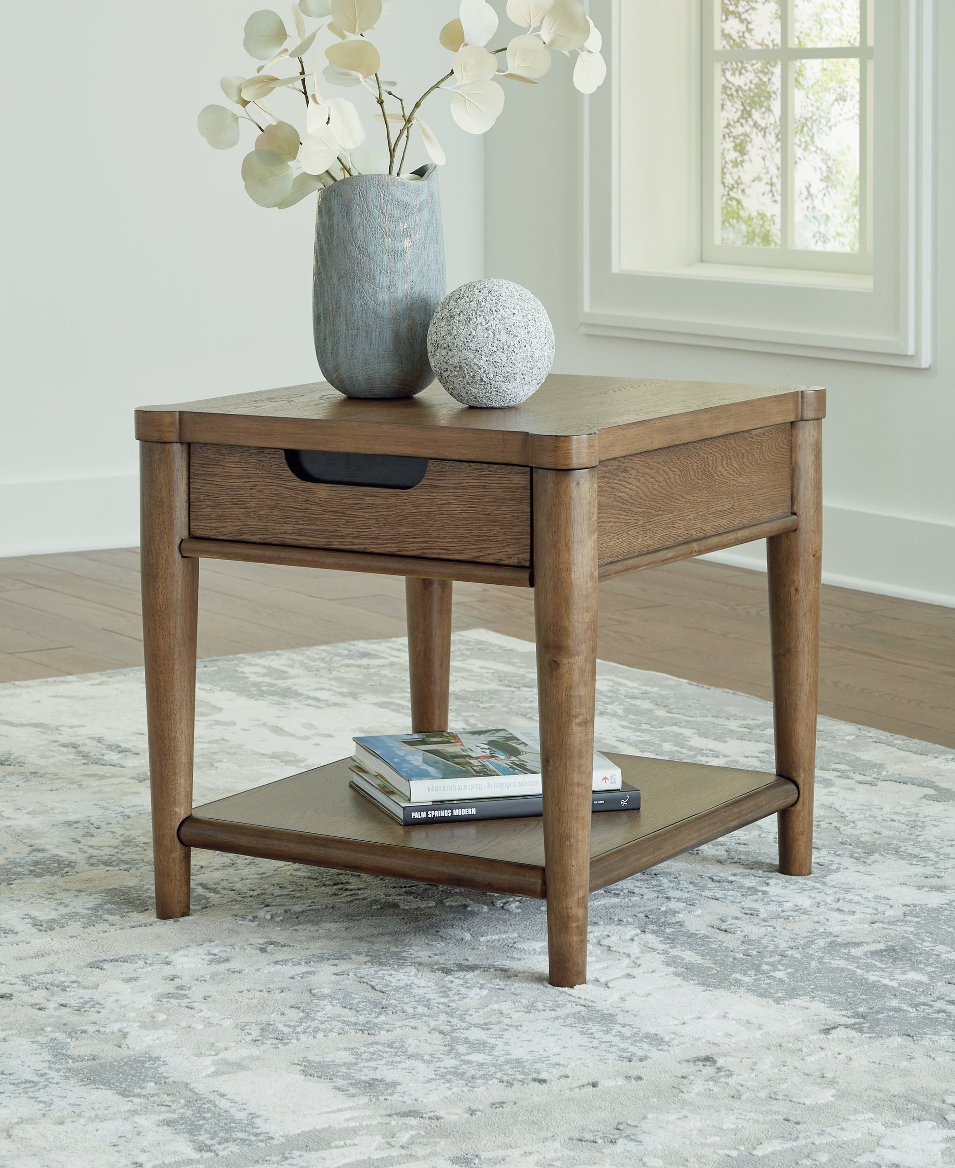 Ocala Furniture Outlet - Ashley Furniture - Roanhowe End Table - Rectangular End Table / Brown - T769-3
