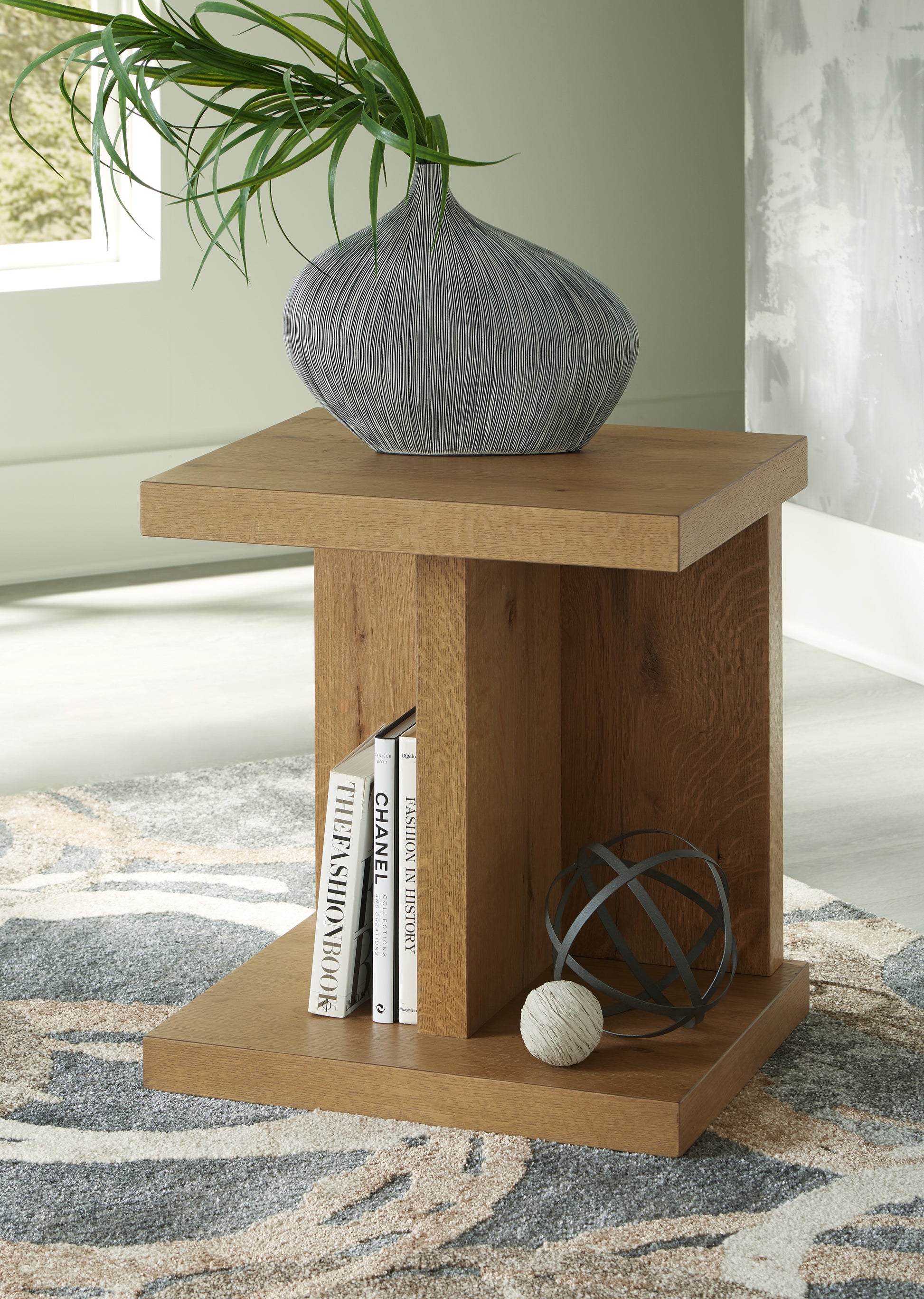 Ocala Furniture Outlet - Ashley Furniture - Brinstead Chairside End Table - Chair Side End Table / Light Brown - T839-7