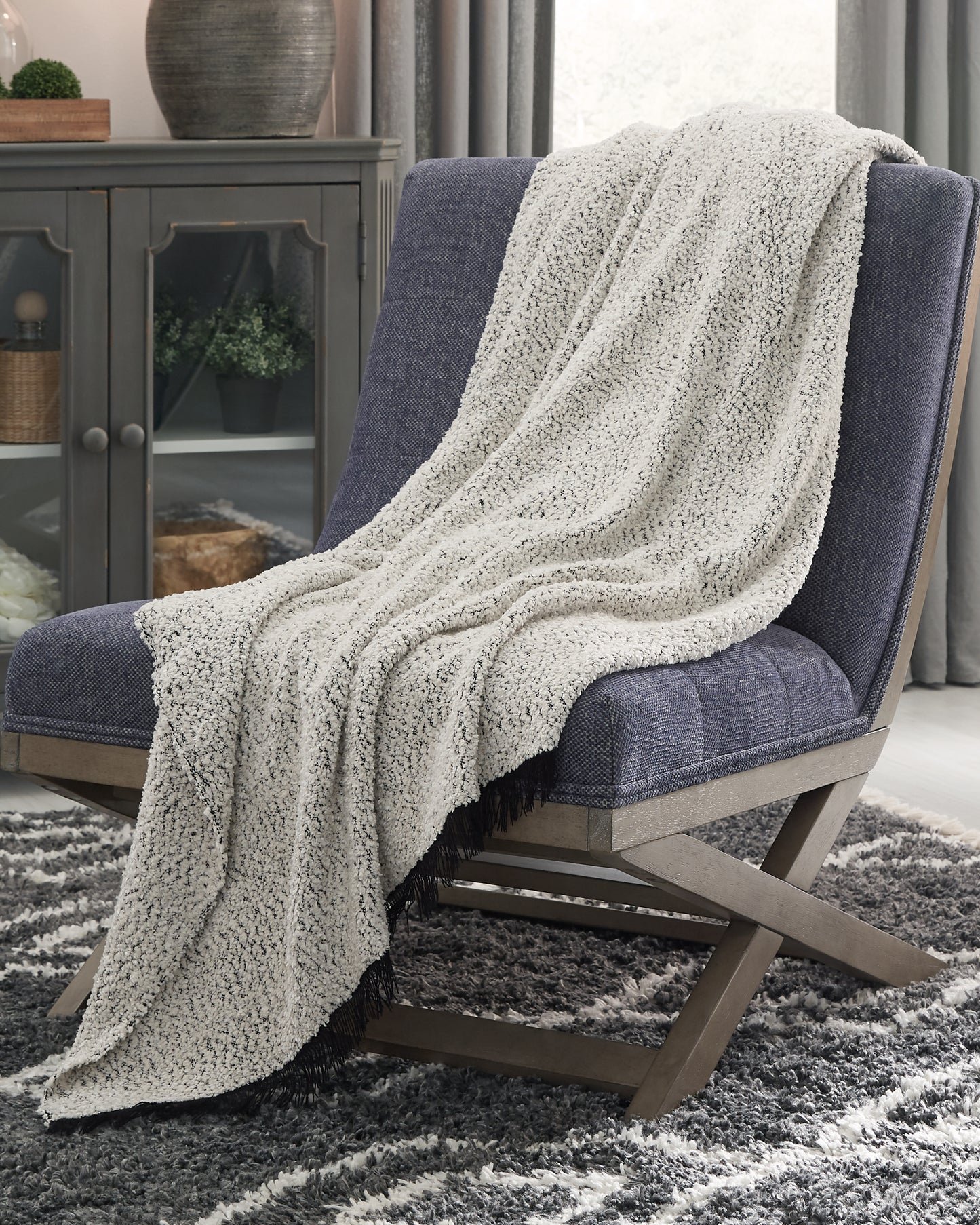 Ocala Furniture Outlet - Ashley Furniture - Leonita Throw - Throw / Black/White - A1000769T