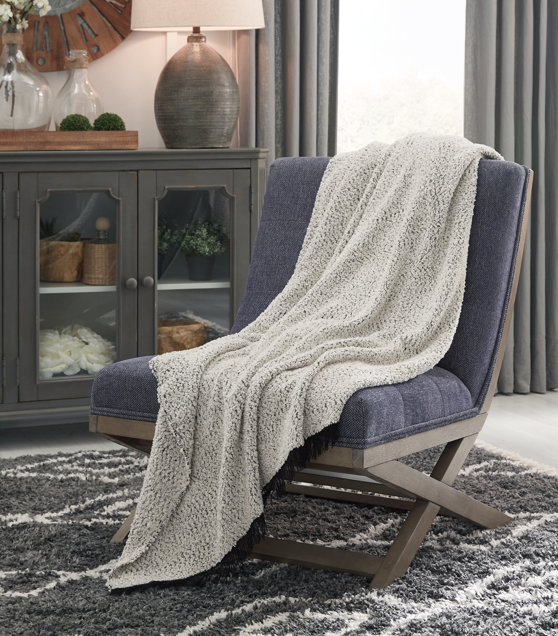 Ocala Furniture Outlet - Ashley Furniture - Leonita Throw (Set of 3) - Throw (3/CS) / Black/White - A1000769