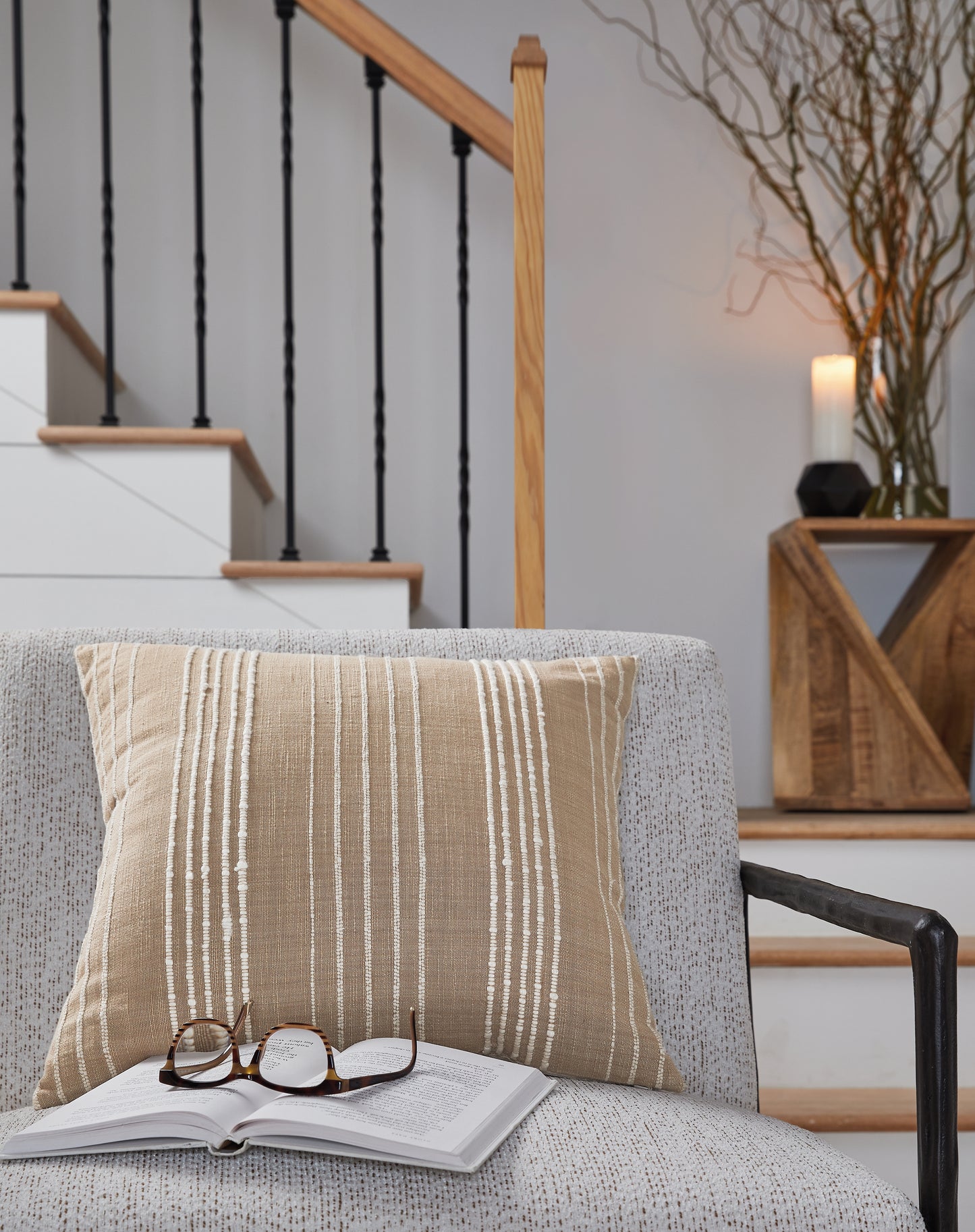 Ocala Furniture Outlet - Ashley Furniture - Benbert Pillows - Pillow (4/CS) / Tan/White - A1000958