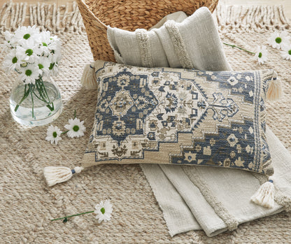 Ocala Furniture Outlet - Ashley Furniture - Winbury Pillows - Pillow (4/CS) / Blue/Tan/White - A1001035