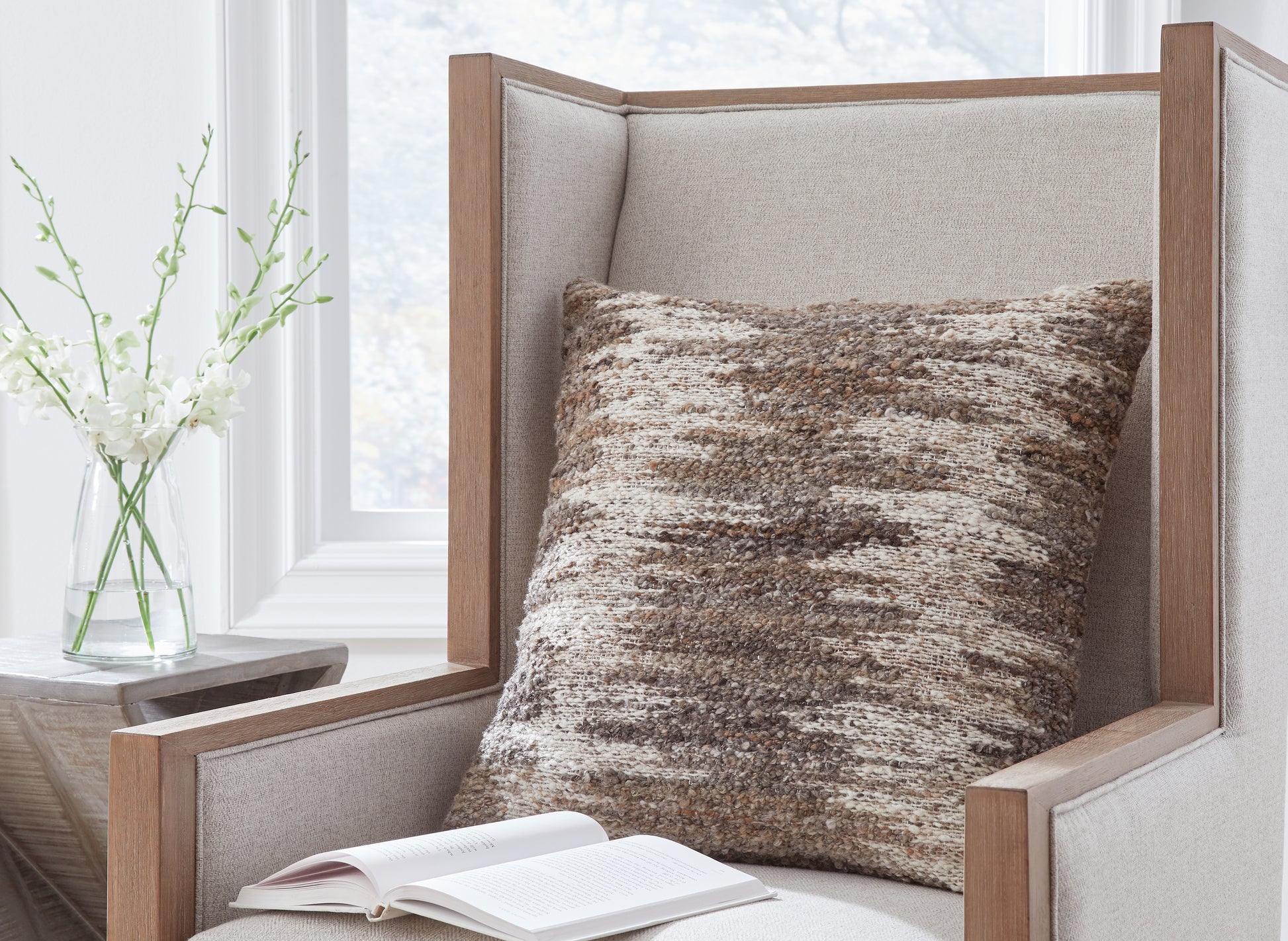 Ocala Furniture Outlet - Ashley Furniture - Nealton Pillows - Pillow (4/CS) / Brown/White - A1001050