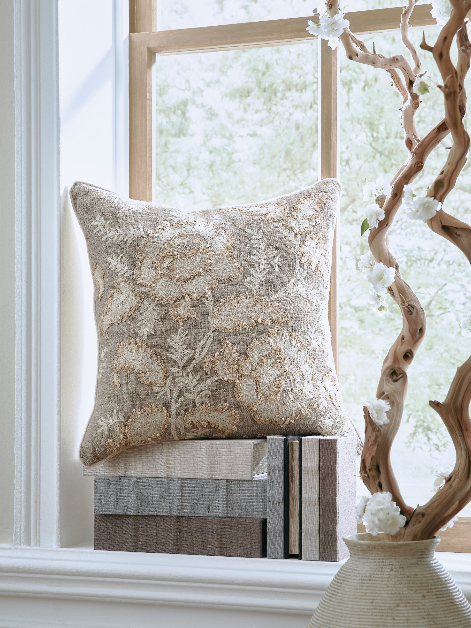 Ocala Furniture Outlet - Ashley Furniture - Viveka Pillows - Pillow (4/CS) - A1001146
