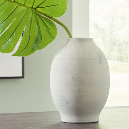 Ocala Furniture Outlet - Ashley Furniture - Clayson Vase - Vase / Sage Green - A2000653