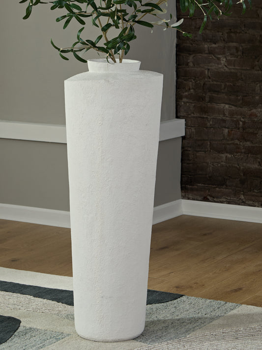 Ocala Furniture Outlet - Ashley Furniture - Flurinworth Vase - Vase / Cream - A2000769