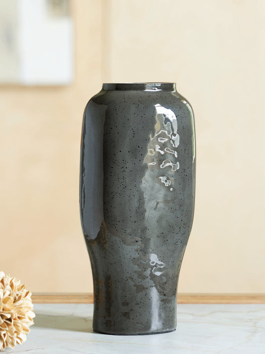 Ocala Furniture Outlet - Ashley Furniture - Kierlain Vase - Vase / Gray/Black - A2000808
