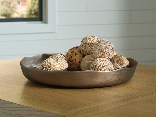 Ocala Furniture Outlet - Ashley Furniture - Wallmen Tray - Tray / Champagne Gold Finish - A2000817