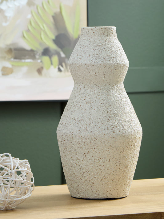 Ocala Furniture Outlet - Ashley Furniture - Dawthorne Vase - Vase / Cream - A2000850