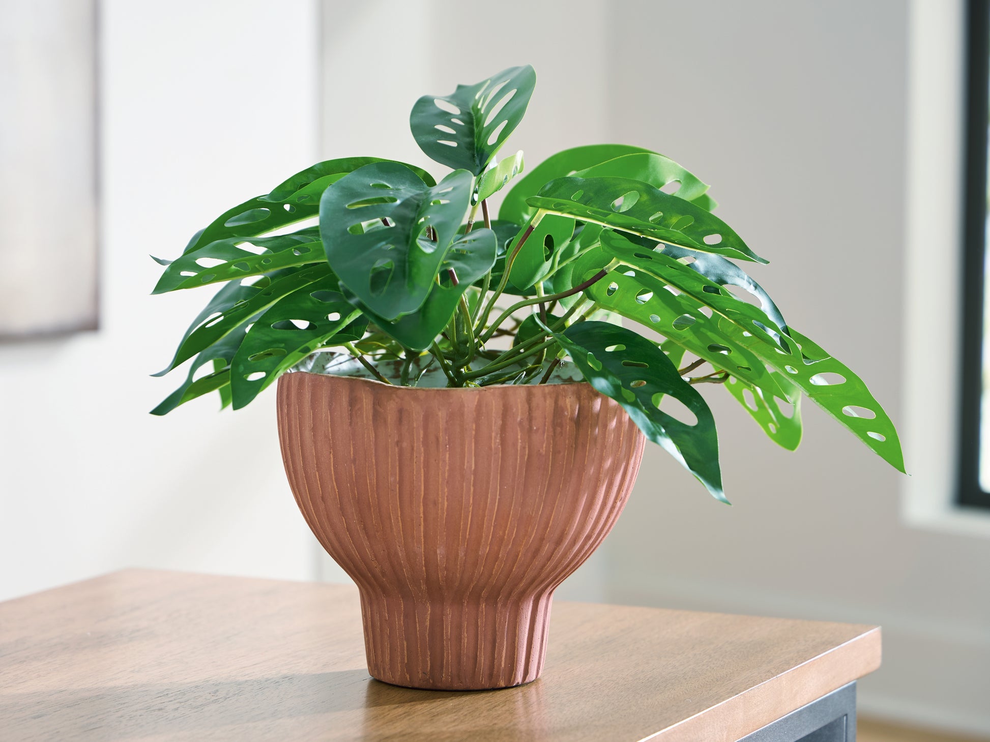 Ocala Furniture Outlet - Ashley Furniture - Orban Vase - Vase - A2000886
