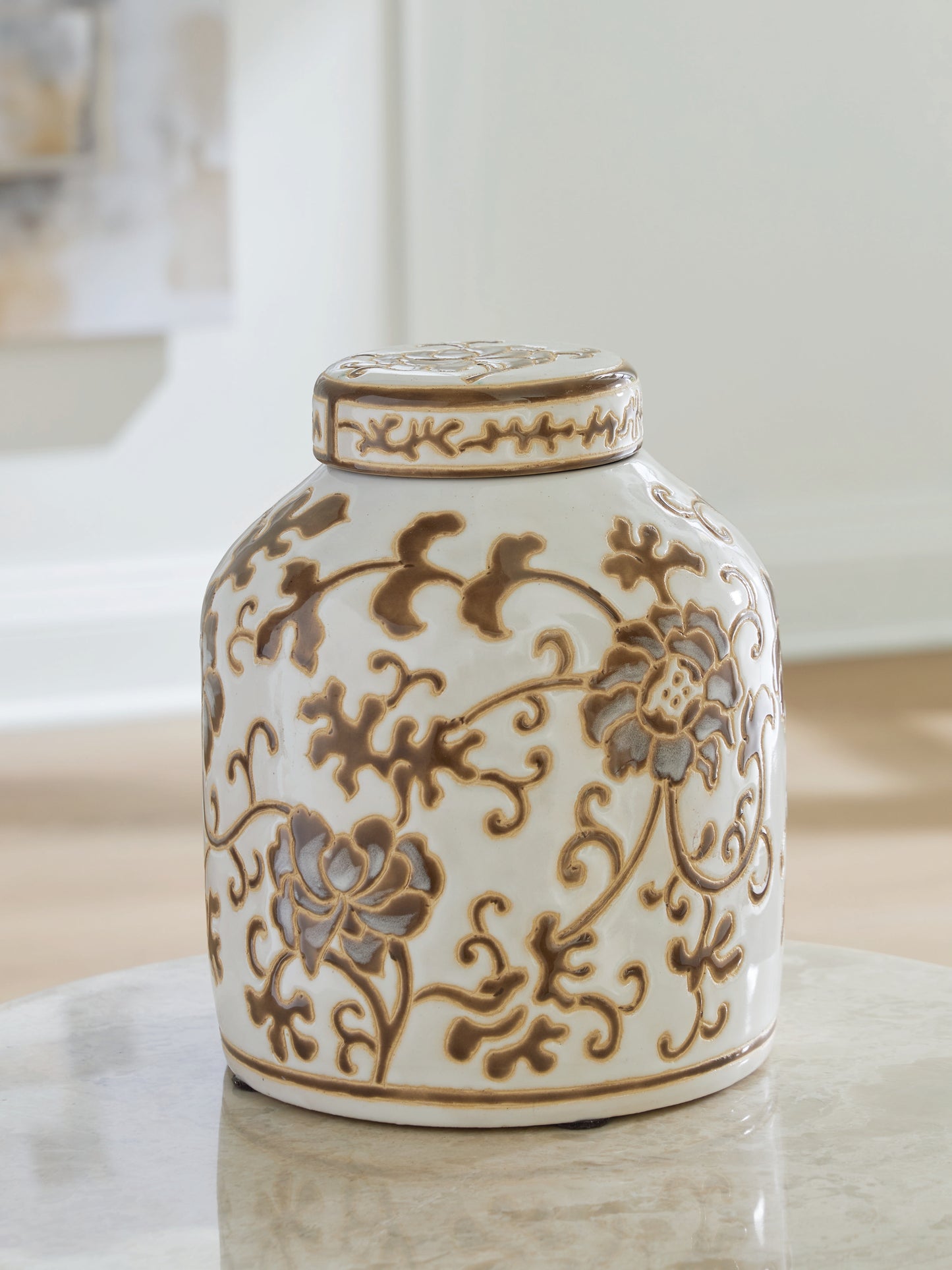 Ocala Furniture Outlet - Ashley Furniture - Adalham Jar - Jar / Cream/Brown - A2000909