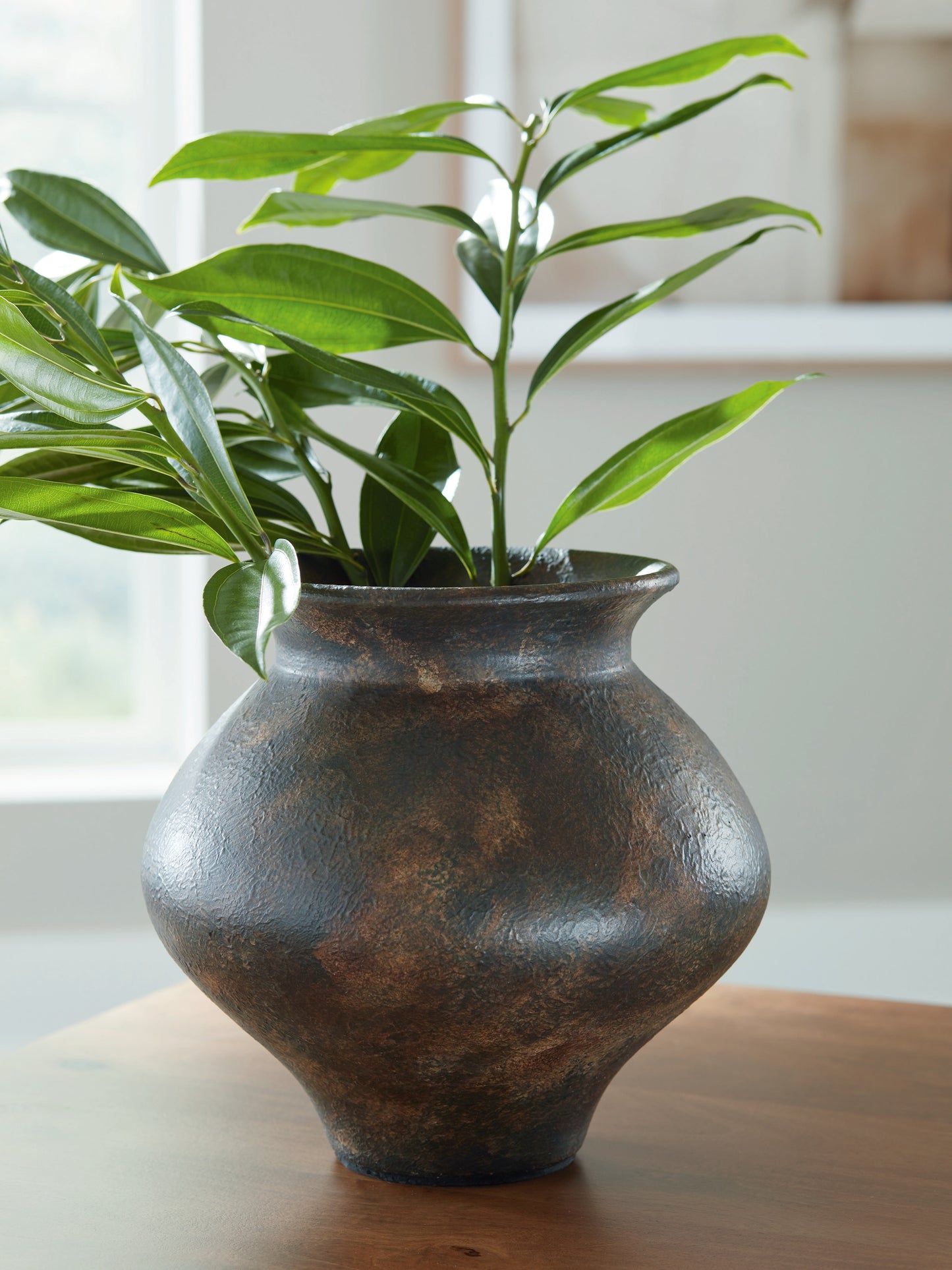 Ocala Furniture Outlet - Ashley Furniture - Laddlow Vase - Vase - A2000912