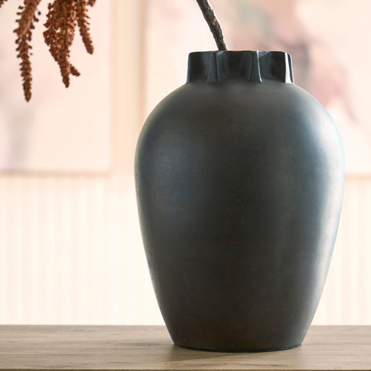 Ocala Furniture Outlet - Ashley Furniture - Kaslett Vase - Vase - A2000950
