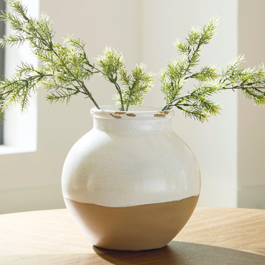 Ocala Furniture Outlet - Ashley Furniture - Vercott Vase - Vase - A2000956