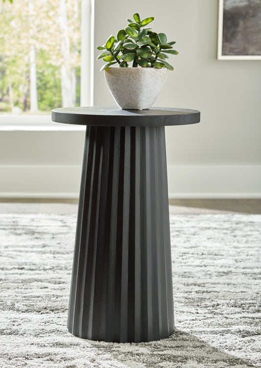 Ocala Furniture Outlet - Ashley Furniture - Ceilby Accent Table - Accent Table / Natural - A4000602