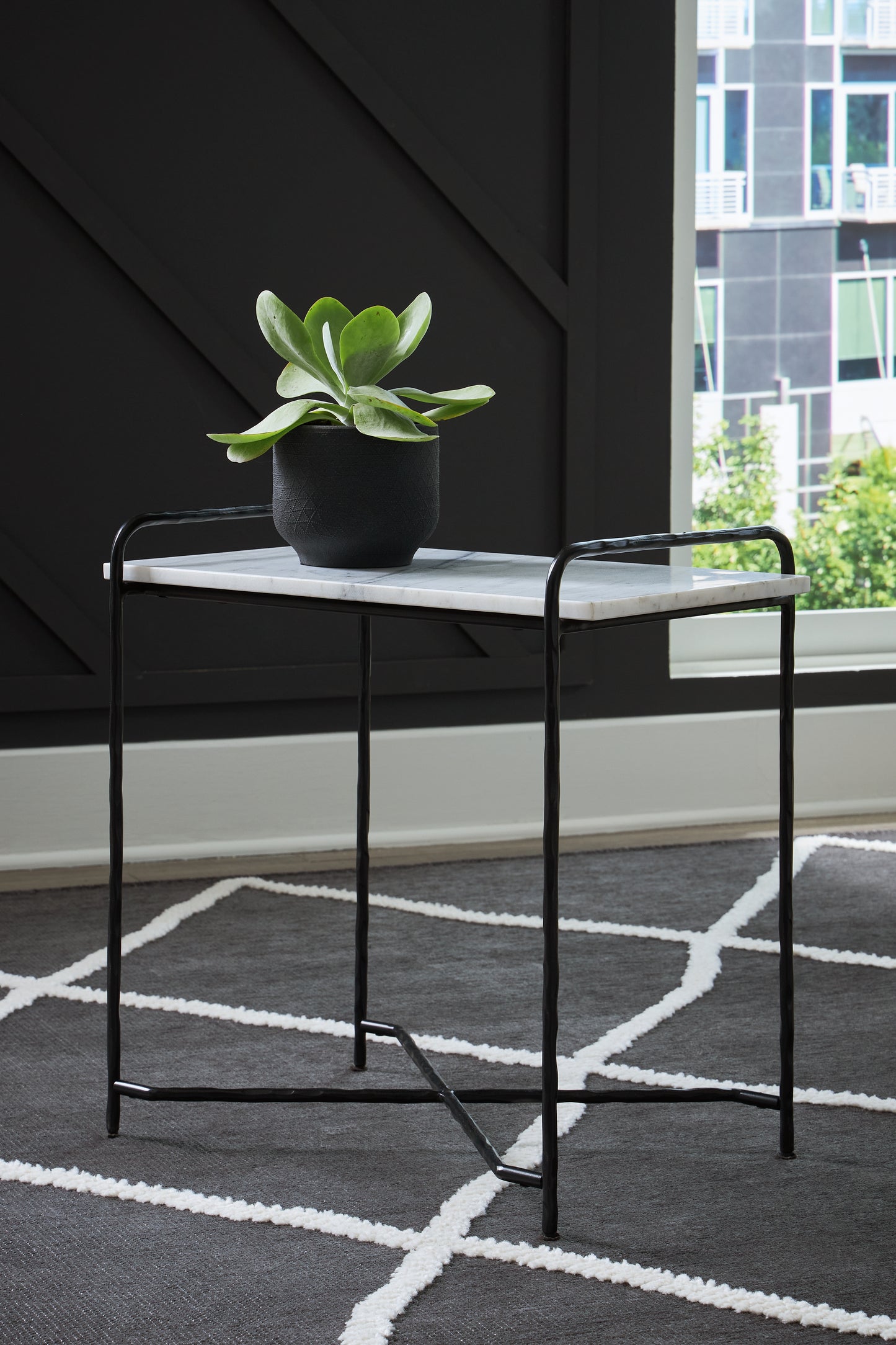 Ocala Furniture Outlet - Ashley Furniture - Ashber Accent Table - Accent Table / White/Black - A4000609